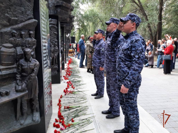 � ������ ������������� ���������� ��������� � ������������ ��� ������������ � ������ � �����������