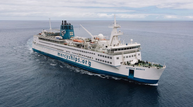 inCruises a  250 000         Mercy Ships