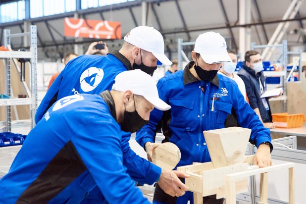         WorldSkills Hi-Tech