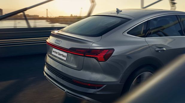 Audi e-tron Sportback     SUV*