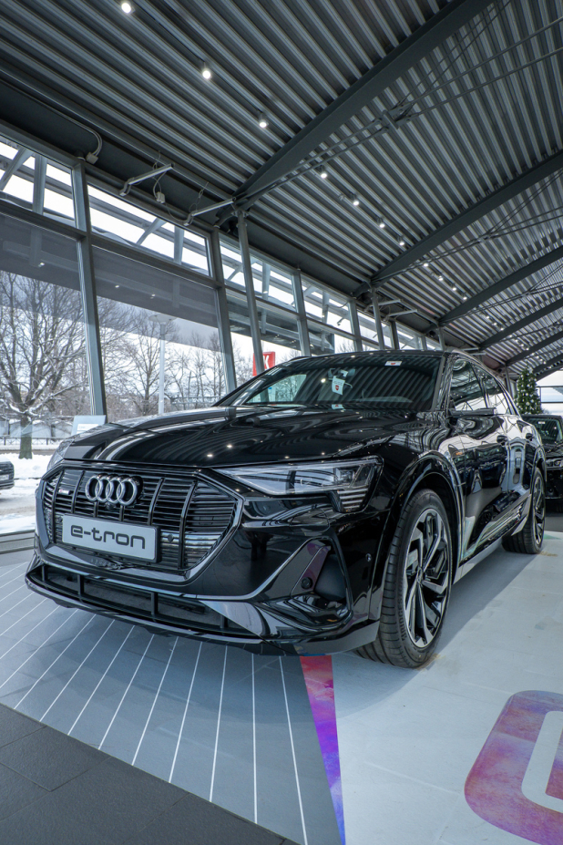 Audi e-tron     