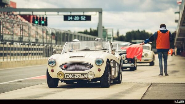 Victoria's Classic Cars на Moscow Classic Grand Prix Victoria's Classic Cars на Moscow Classic Grand Prix