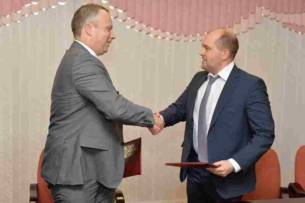 Tele2 и правительство Хабаровского края подписали соглашение о сотрудничестве Tele2 и правительство Хабаровского края подписали соглашение о сотрудничестве