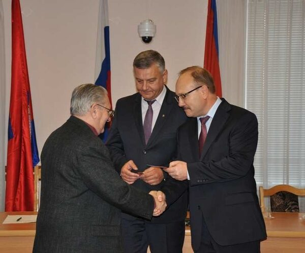 Мэр Орла Сергей Ступин поздравил ветеранов комсомола с 96-летием ВЛКСМ Мэр Орла Сергей Ступин поздравил ветеранов комсомола с 96-летием ВЛКСМ