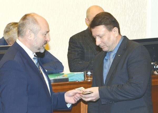 Олег Лавричев принял присягу депутата Нижегородского Заксобрания Олег Лавричев принял присягу депутата Нижегородского Заксобрания