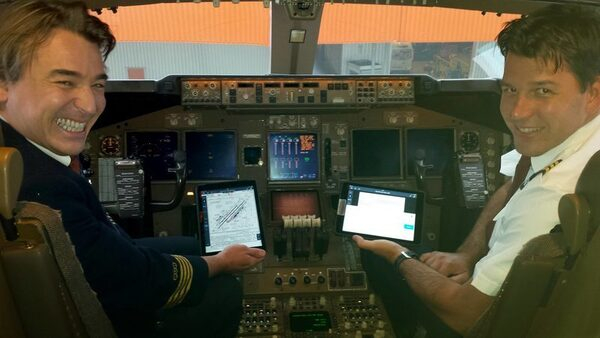 TNT Airways заменяет всю бумажную полетную документацию на iPad TNT Airways заменяет всю бумажную полетную документацию на iPad