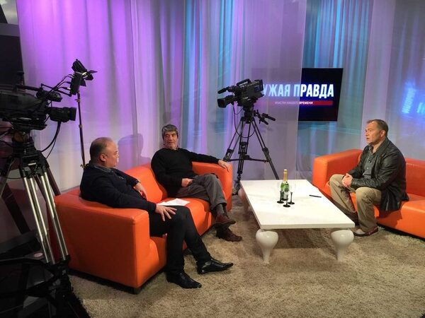 С 11 января на «8 канале» стартовал проект «Чужая правда»! С 11 января на «8 канале» стартовал проект «Чужая правда»!