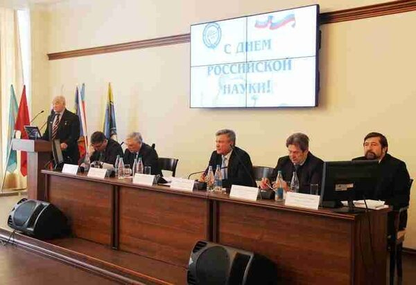 В АлтГУ в торжественной обстановке отметили День российской науки В АлтГУ в торжественной обстановке отметили День российской науки