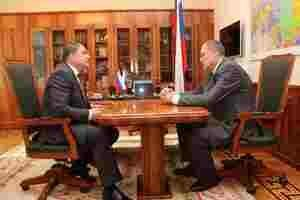 Вадим Потомский встретился с помощником полномочного представителя Президента Георгием Бурцевым Вадим Потомский встретился с помощником полномочного представителя Президента Георгием Бурцевым