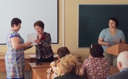 В Тамбовском геронтологическом университете вручили сертификаты пенсионерам об окончании компьютерных курсов В Тамбовском геронтологическом университете вручили сертификаты пенсионерам об окончании компьютерных курсов