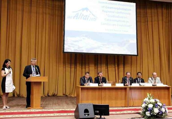 Наука – вне политики: ведущие геоморфологи мира обсуждают в АлтГУ процессы изменения рельефа Земли Наука – вне политики: ведущие геоморфологи мира обсуждают в АлтГУ процессы изменения рельефа Земли