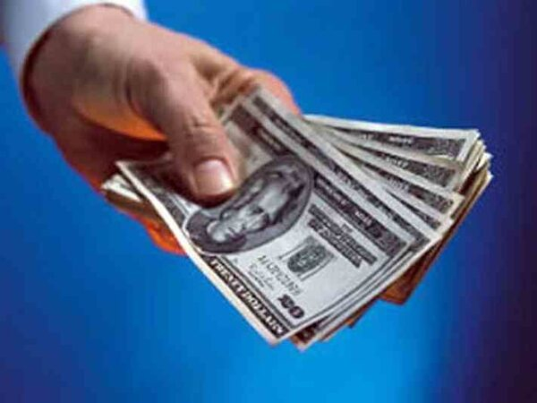 Пьер Луврье вышел из активов, приобретенных за 840 млн евро в Болгарии Пьер Луврье вышел из активов, приобретенных за 840 млн евро в Болгарии