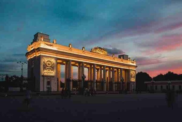 Парк им.Горького в новом свете Парк им.Горького в новом свете