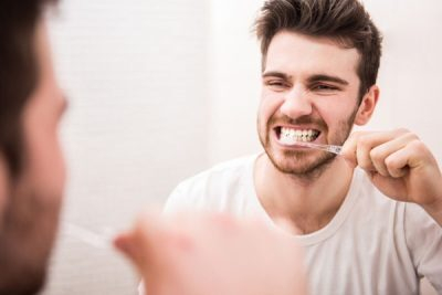 Обзор продаж зубных паст в аптеках за 1 полугодие 2015 года Обзор продаж зубных паст в аптеках за 1 полугодие 2015 года