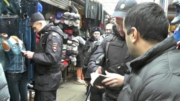 В Зеленограде продолжается операция «Мигрант-2015» В Зеленограде продолжается операция «Мигрант-2015»