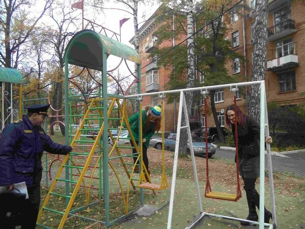 Очередная проверка детских площадок совместно с общественной организацией «Молодая Гвардия» прошла в Ступино Очередная проверка детских площадок совместно с общественной организацией «Молодая Гвардия» прошла в Ступино