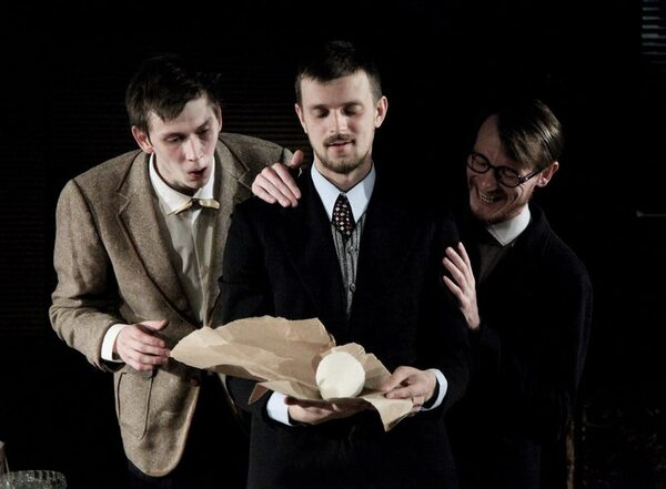 Cпектакль Жюльена Сибра «Пир хищников» в постановке Павла Любимцева Cпектакль Жюльена Сибра «Пир хищников» в постановке Павла Любимцева