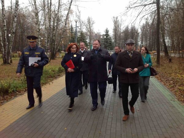 Татьяна Витушева осмотрела дворы в поселке Тарасково Татьяна Витушева осмотрела дворы в поселке Тарасково
