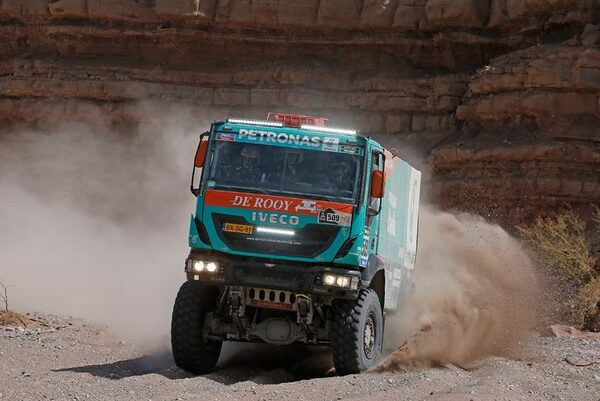 «Дакар-2016»: команда Iveco готовится к победе «Дакар-2016»: команда Iveco готовится к победе