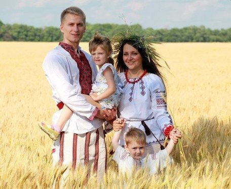 Традиции славянской семьи молодым семьям России Традиции славянской семьи молодым семьям России