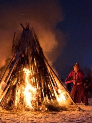 Буддисты Новосибирска отпраздновали Новый год обрядом очищения и молебном на всю ночь Буддисты Новосибирска отпраздновали Новый год обрядом очищения и молебном на всю ночь