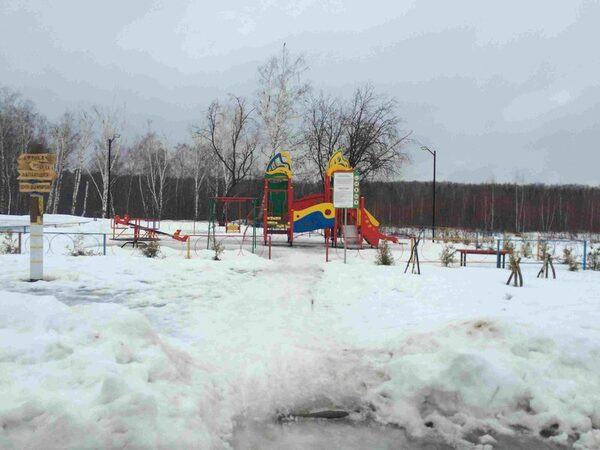 Окопы на детских площадках в Монино Окопы на детских площадках в Монино