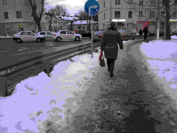 В Воскресенске привели в порядок тротуары на Советской улице В Воскресенске привели в порядок тротуары на Советской улице