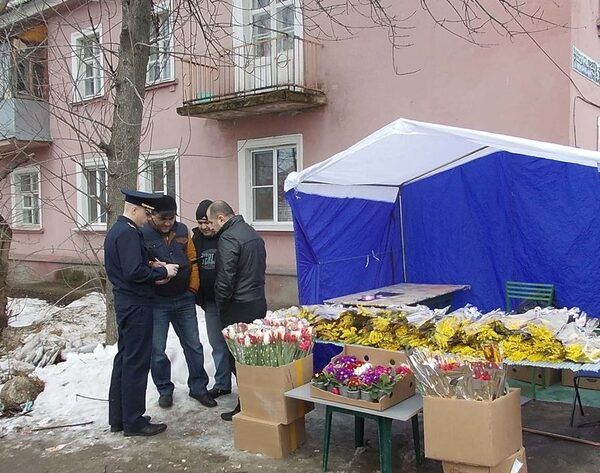 В Подмосковье начались проверки мест продаж цветов В Подмосковье начались проверки мест продаж цветов