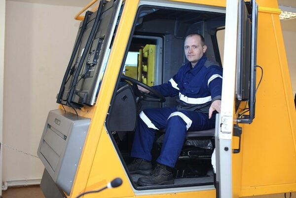 Работников «Южного Кузбасса» научат водить автосамосвал на тренажере Работников «Южного Кузбасса» научат водить автосамосвал на тренажере