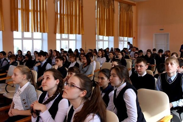 Чебоксарская школа № 12 активно участвует в антинаркотической акции Чебоксарская школа № 12 активно участвует в антинаркотической акции