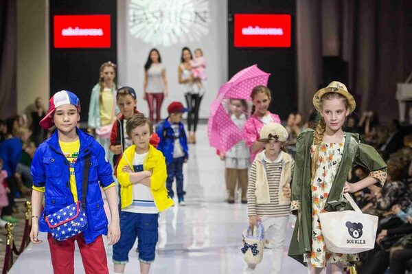 Miki House показал часть новой коллекции на Estet Fashion Week Miki House показал часть новой коллекции на Estet Fashion Week