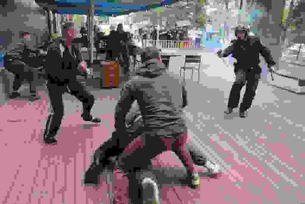 В Зеленограде прошли учения сотрудников полиции по действиям в типовых и экстремальных ситуациях В Зеленограде прошли учения сотрудников полиции по действиям в типовых и экстремальных ситуациях