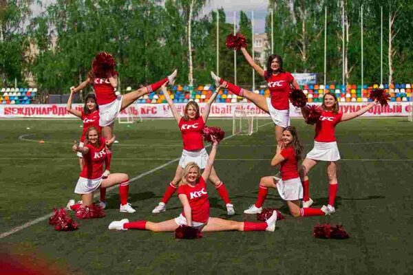 Фестиваль KFC Футбатл объединил активную молодежь Москвы Фестиваль KFC Футбатл объединил активную молодежь Москвы