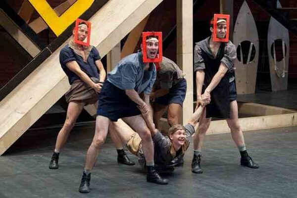 Долгожданная премьера Театра Романа Виктюка: комедия масок «Венецианка» Долгожданная премьера Театра Романа Виктюка: комедия масок «Венецианка»