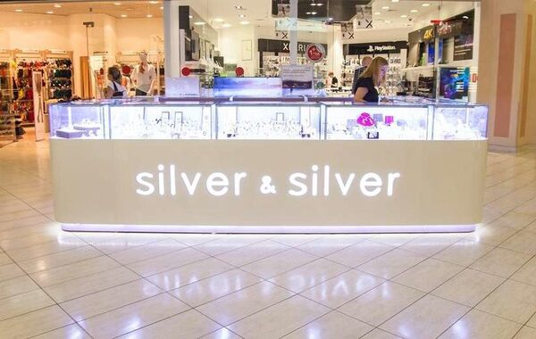 Silver & Silver открыл свой 23-й салон в Питерском ТРК «Сити Молл» Silver & Silver открыл свой 23-й салон в Питерском ТРК «Сити Молл»