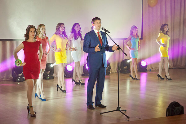 На УОМЗ прошел юбилейный конкурс красоты и талантов «А-ну-ка, девушки-2016» На УОМЗ прошел юбилейный конкурс красоты и талантов «А-ну-ка, девушки-2016»