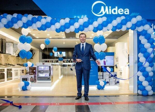 Midea открывает первый фирменный магазин в Москве Midea открывает первый фирменный магазин в Москве