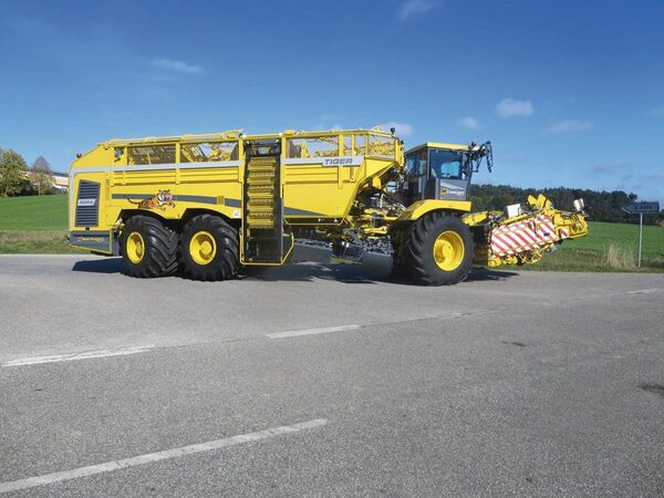 Абсолютный чемпион. Премьера комбайна ROPA Tiger 6 на выставке АГРОСАЛОН Абсолютный чемпион. Премьера комбайна ROPA Tiger 6 на выставке АГРОСАЛОН