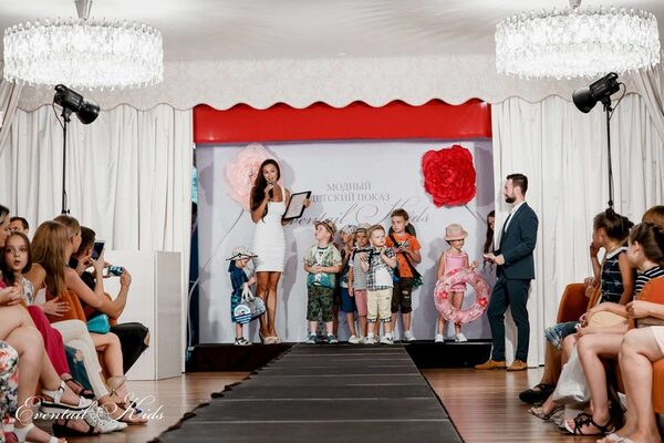 Показ Miki House стал кульминацией модного показа ART FUSION Показ Miki House стал кульминацией модного показа ART FUSION