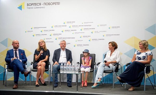 Инициаторы «Летнего кинолагеря мира» совместно с меценатом Игорем Янковским подвели итоги благотворительного проекта Инициаторы «Летнего кинолагеря мира» совместно с меценатом Игорем Янковским подвели итоги благотворительного проекта