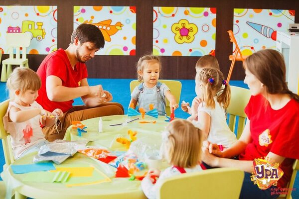 Детский клуб «УРА»: за знаниями в ТРЦ «АУРА» Детский клуб «УРА»: за знаниями в ТРЦ «АУРА»