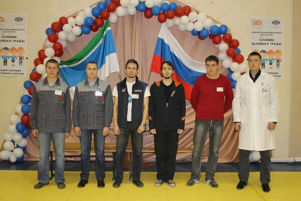 Славим человека труда Славим человека труда