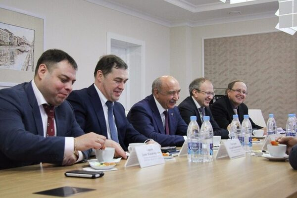 Ректор КФУ принял участие в обсуждении развития сети эфирного цифрового телевидения Ректор КФУ принял участие в обсуждении развития сети эфирного цифрового телевидения