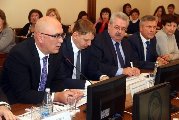 В Алтайском госуниверситете состоялись Гайдаровские чтения В Алтайском госуниверситете состоялись Гайдаровские чтения