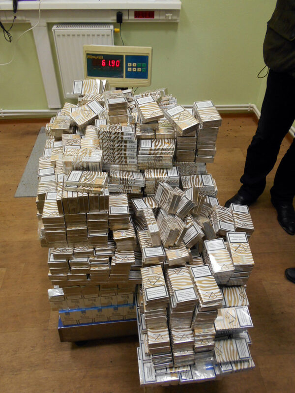 Гражданин Литвы незаконно пытался провезти 3,5 тысяч пачек сигарет Гражданин Литвы незаконно пытался провезти 3,5 тысяч пачек сигарет