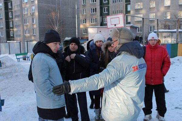 Активисты ОНФ повторно проверили состояние дворовых катков в Тракторозаводском районе Челябинска Активисты ОНФ повторно проверили состояние дворовых катков в Тракторозаводском районе Челябинска