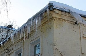 Активисты ОНФ призвали власти Белгорода обеспечить качественную работу по ликвидации наледи с крыш Активисты ОНФ призвали власти Белгорода обеспечить качественную работу по ликвидации наледи с крыш