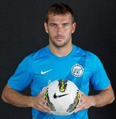 Лучший бомбардир России Александр Кержаков в «Читай-городе» Лучший бомбардир России Александр Кержаков в «Читай-городе»