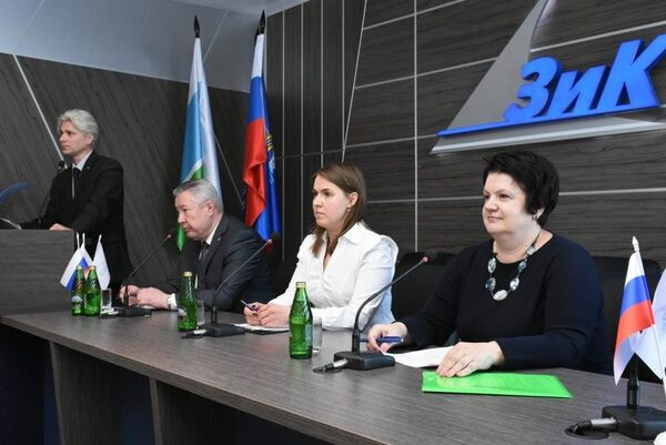 Конференция молодежной организации завода имени Калинина Конференция молодежной организации завода имени Калинина