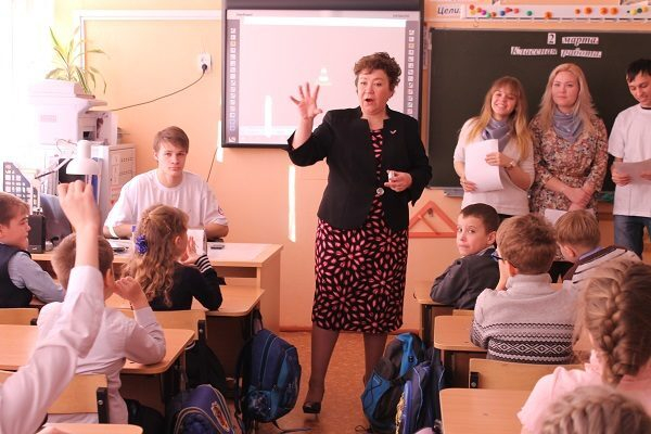 Активисты ОНФ на Камчатке проводят мероприятия по формированию экологического мировоззрения школьников Активисты ОНФ на Камчатке проводят мероприятия по формированию экологического мировоззрения школьников